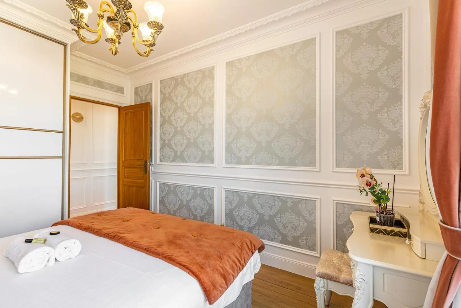 Guestready - Charming Stay Near Museum Of Illusion Paris France